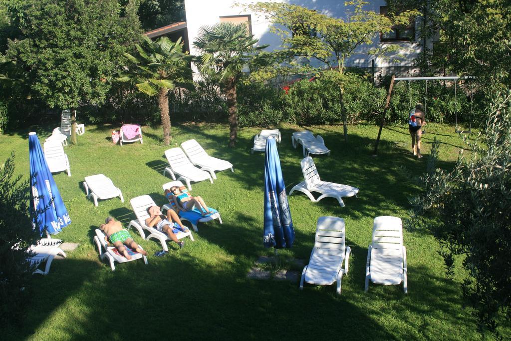Residence Miralago Rooms & Apartments Manerba del Garda Exterior foto