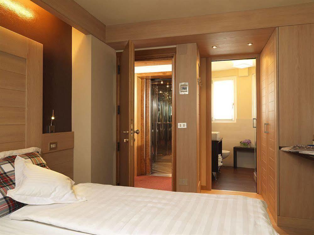 Residence Miralago Rooms & Apartments Manerba del Garda Exterior foto